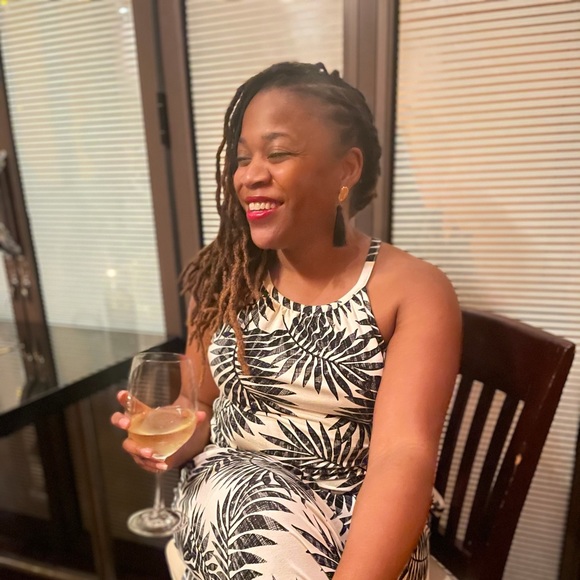 Meet your Posher, Shakira - Picture 2 of 2